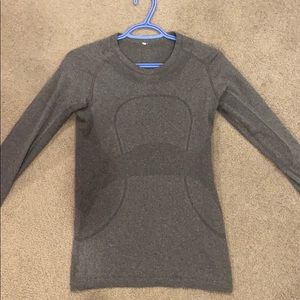 Lulu lemon Swiftly Tech Long Sleeve Size 6